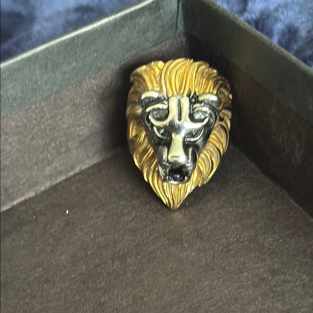 Lion Head Ring in Gold and Silver